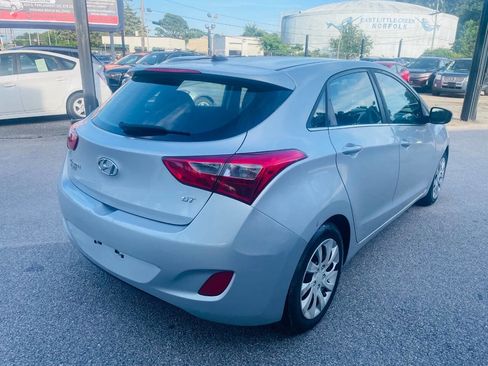 Used 2017 Hyundai Elantra GT image 6