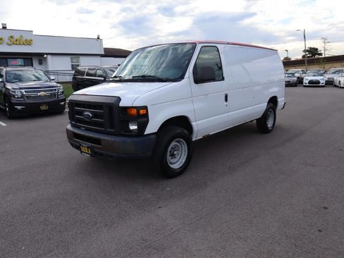 Used 2013 Ford E-250 and Econoline 250 w/ Commercial Cargo Van Pkg image 3