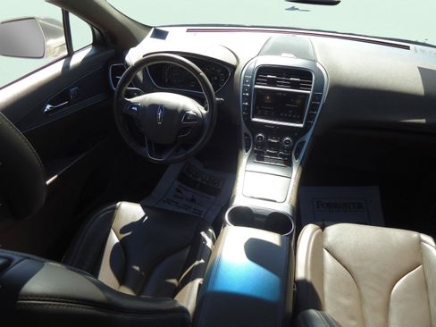 Used 2016 Lincoln MKX Reserve w/ Technology Package AWD/4WD image 11