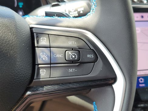 Used 2023 Jeep Grand Cherokee Trailhawk w/ Advanced Protech Group II AWD/4WD image 15