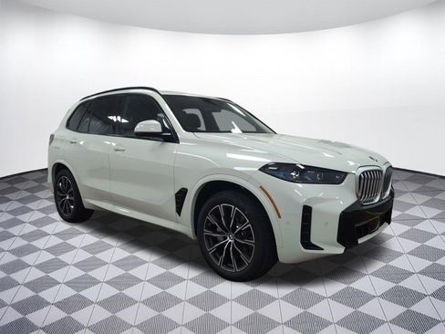 Used 2026 BMW X5 xDrive40i w/ M Sport Package image 6