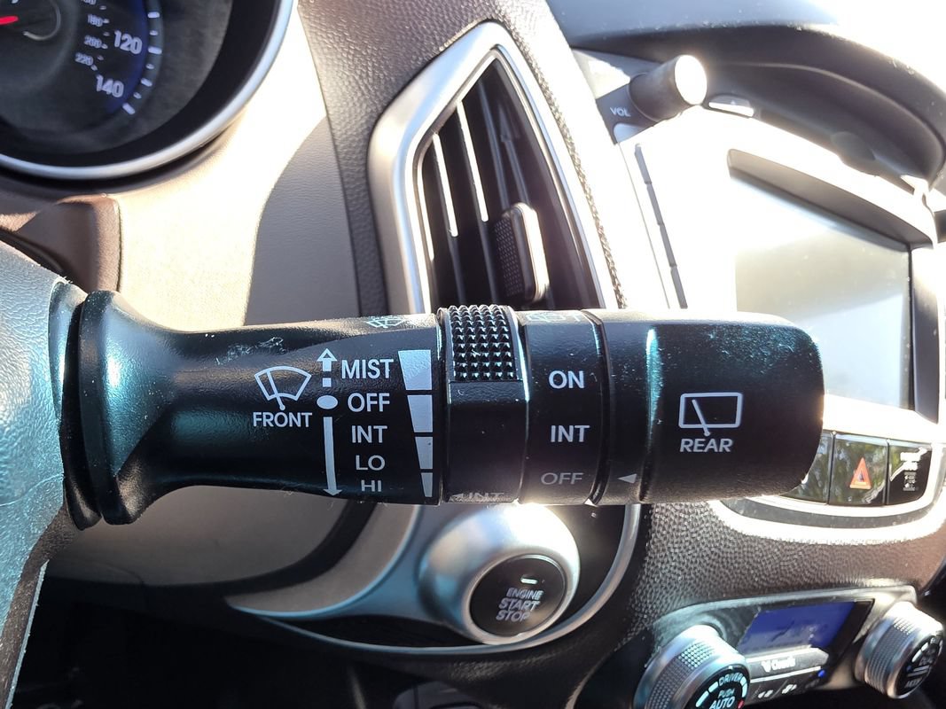Used 2013 Hyundai Tucson Limited w/ Premium Pkg FWD image 26
