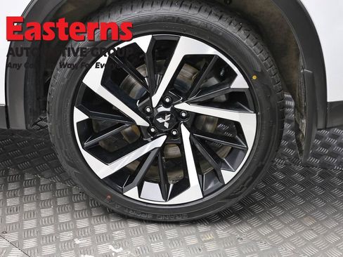 Used 2024 Mitsubishi Outlander SE AWD/4WD image 8