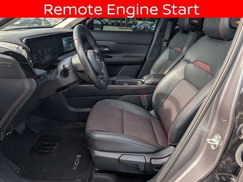 Used 2025 Nissan Kicks SR w/ SR Premium Package AWD/4WD image 18