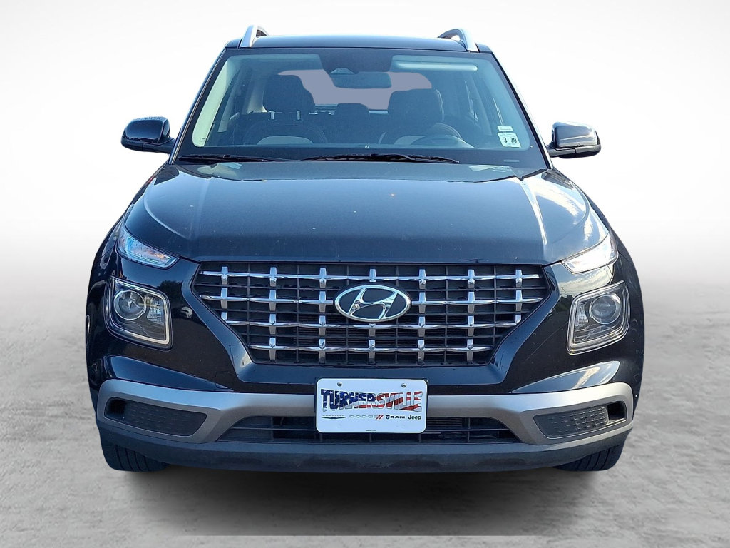 Used 2025 Hyundai Venue SEL FWD image 2
