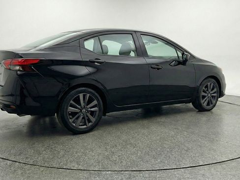 Used 2025 Nissan Versa SV image 9