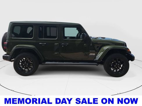 Used 2023 Jeep Wrangler Unlimited Sahara w/ Cold Weather Group AWD/4WD image 2