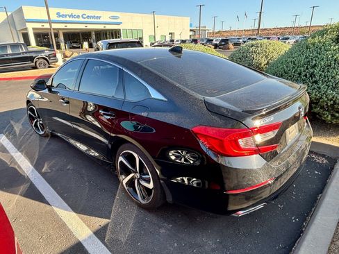 Used 2022 Honda Accord Sport image 3