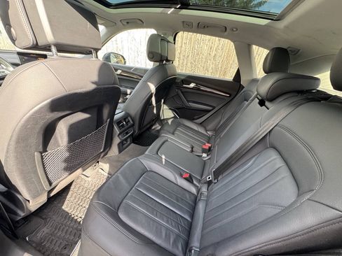 Used 2020 Audi Q5 2.0T Premium w/ Convenience Package AWD/4WD image 13