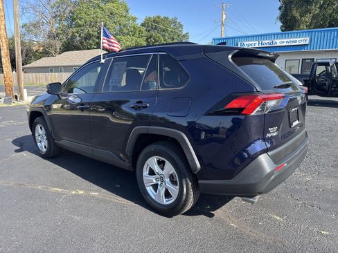 Used 2019 Toyota RAV4 XLE image 5