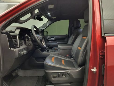 Used 2024 GMC Sierra 1500 AT4 w/ AT4 Preferred Package AWD/4WD image 5