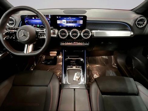 Used 2025 Mercedes-Benz EQB 300 4MATIC image 18