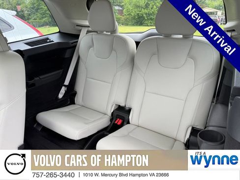 Used 2024 Volvo XC90 B5 Plus AWD/4WD image 8