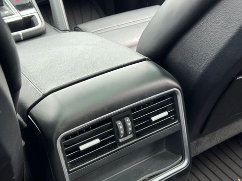 Certified 2023 Porsche Cayenne Coupe AWD/4WD image 19