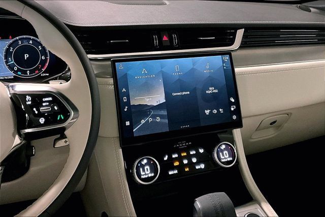 Certified 2026 Jaguar F-PACE R-Dynamic S AWD/4WD image 5