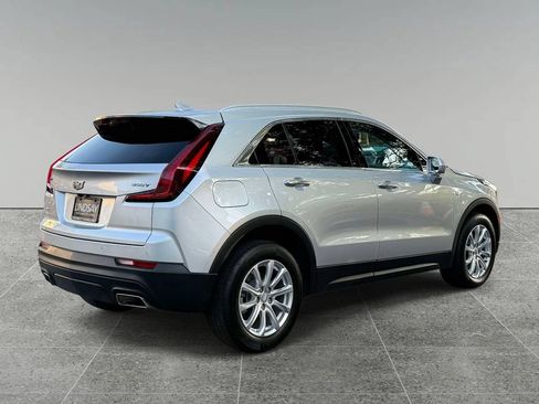 Used 2021 Cadillac XT4 Luxury w/ Cold Weather Package AWD/4WD image 10