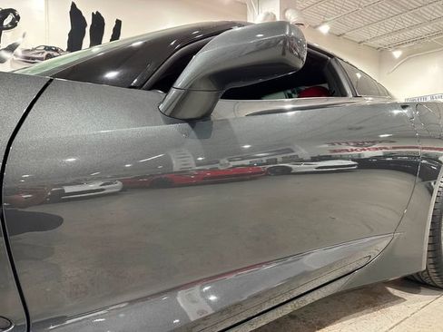 Used 2019 Chevrolet Corvette Stingray Coupe w/ 1LT RWD image 27