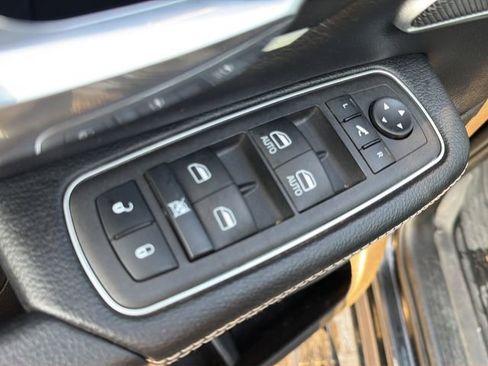 Used 2024 RAM 1500 Laramie image 19