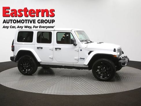 Used 2025 Jeep Wrangler Unlimited Sahara w/ Safety Group AWD/4WD image 48
