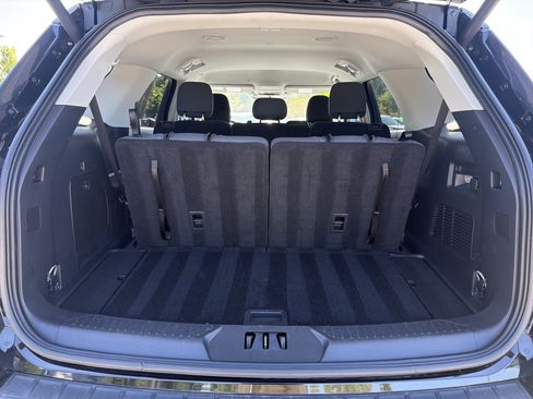 Used 2025 Ford Explorer Active RWD image 28