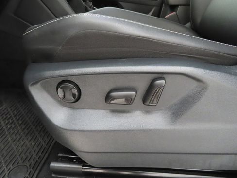 Used 2021 Volkswagen Tiguan SEL AWD/4WD image 12