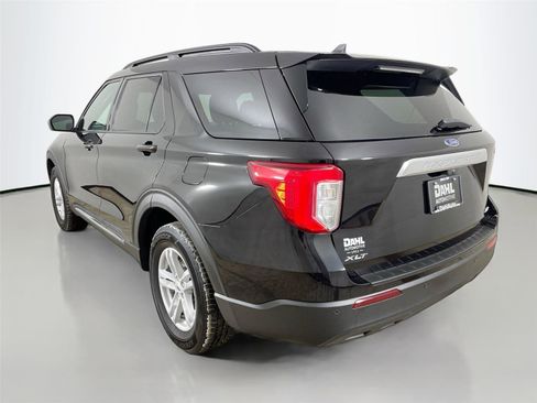 Used 2023 Ford Explorer XLT image 5