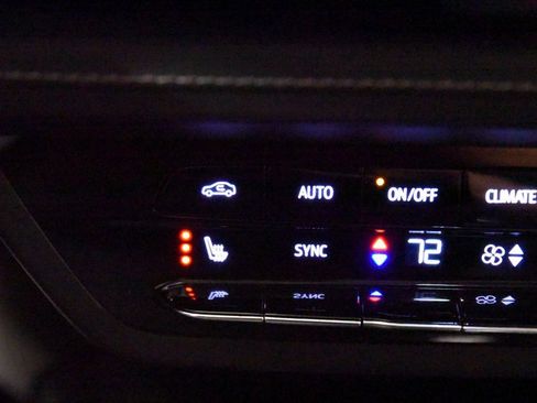 Used 2023 Buick Envision Preferred w/ Sport Touring Package image 22