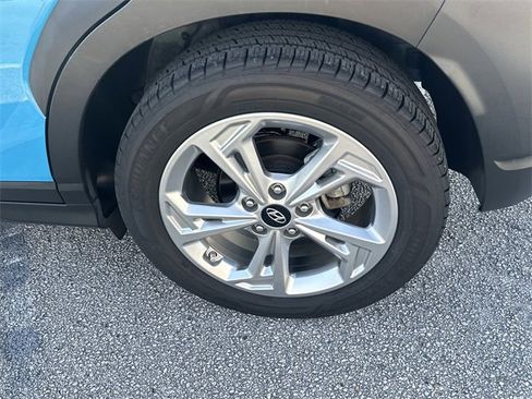 Certified 2022 Hyundai Kona SEL w/ Convenience Package image 11