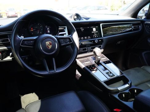 Used 2024 Porsche Macan AWD/4WD image 21
