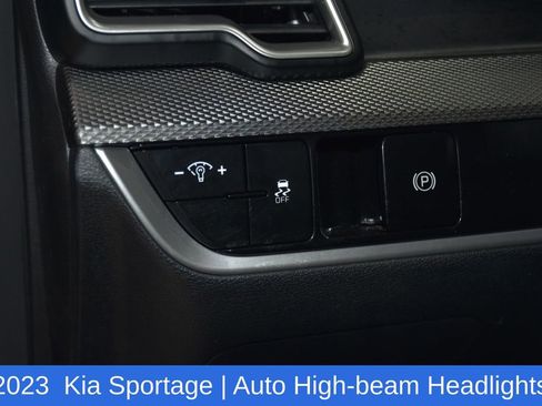 Used 2023 Kia Sportage LX image 10