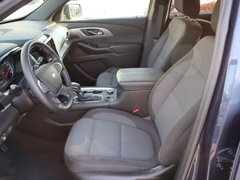Used 2023 Chevrolet Traverse LT FWD image 16