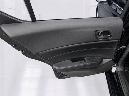 Used 2013 Acura ILX w/ Technology Package FWD image 33