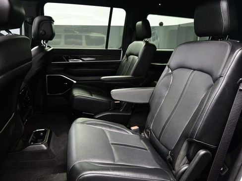 Used 2022 Jeep Wagoneer Series III w/ Premium Group I image 33