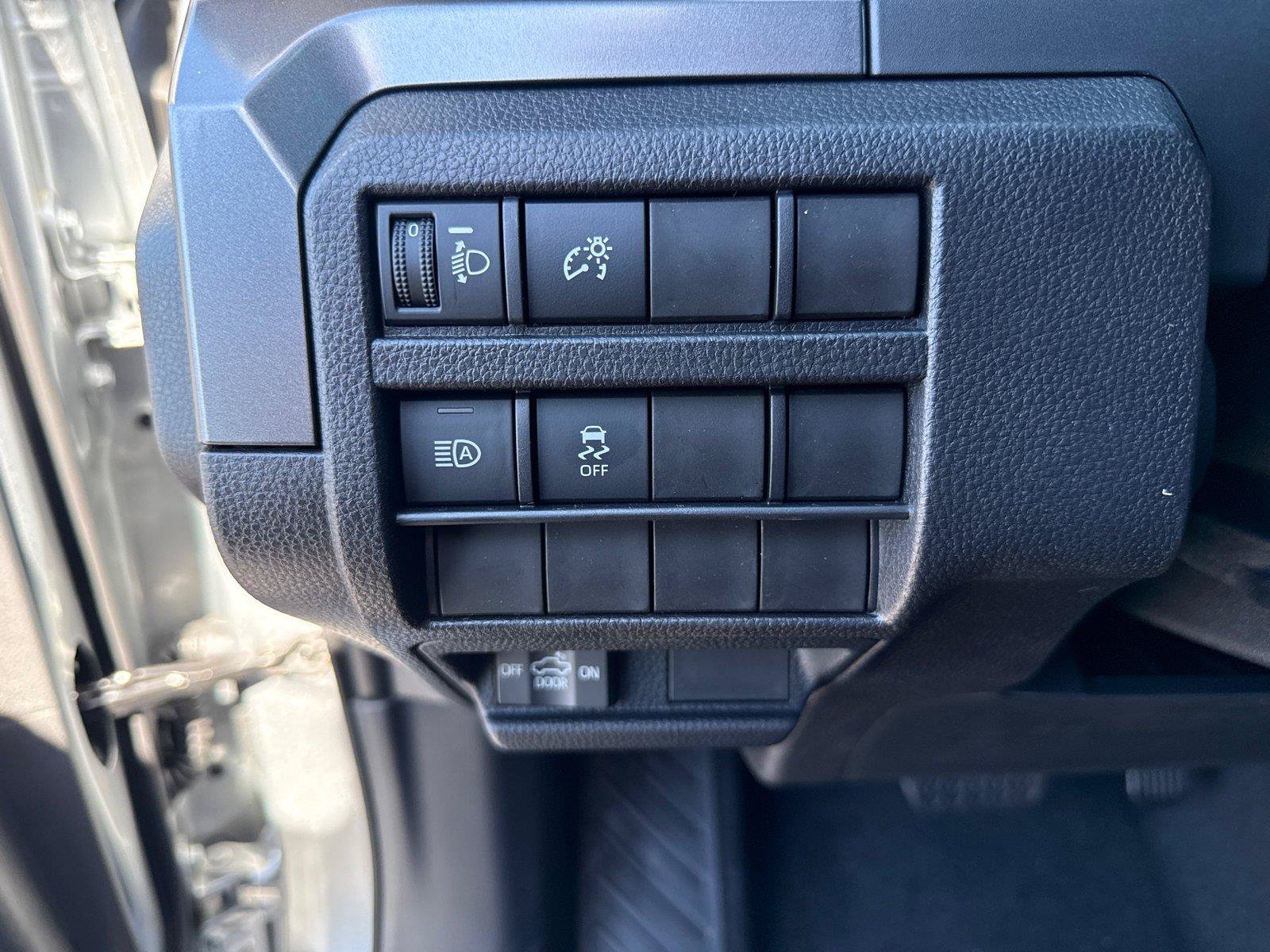Used 2026 Toyota Tacoma SR5 AWD/4WD image 12
