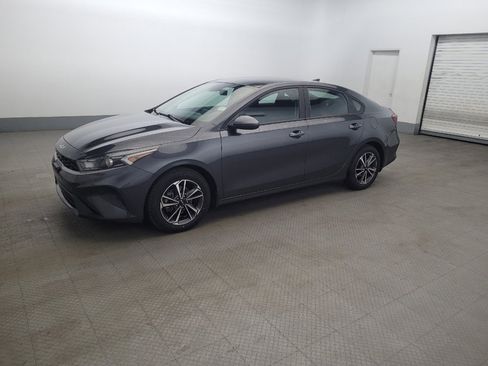 Used 2023 Kia Forte LXS FWD image 2