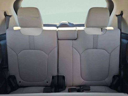 Used 2025 Honda Pilot Touring image 20
