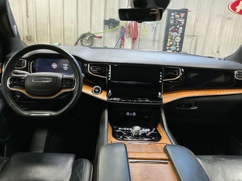 Certified 2024 Jeep Grand Wagoneer L Series III AWD/4WD image 18