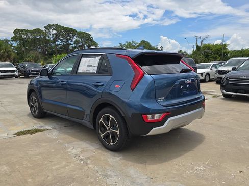 New 2026 Kia Niro EX FWD image 6