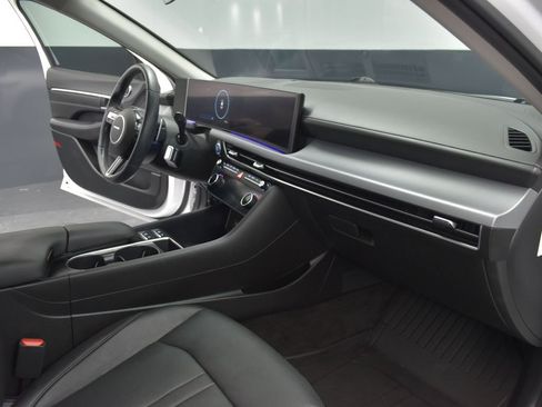 Used 2025 Hyundai Sonata Limited image 25