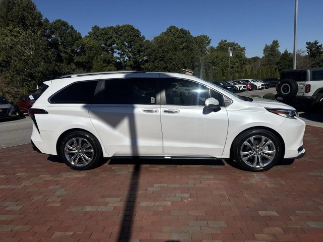 Used 2023 Toyota Sienna Platinum FWD image 37