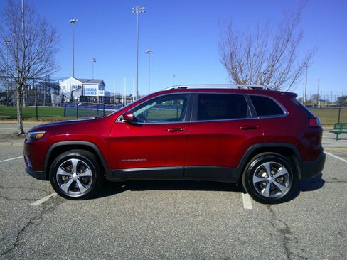 Used 2020 Jeep Cherokee Limited image 23