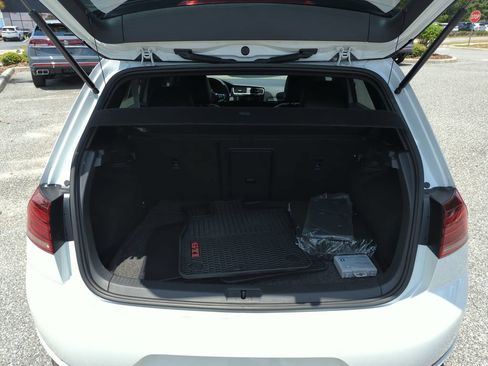 Used 2021 Volkswagen GTI SE FWD image 17