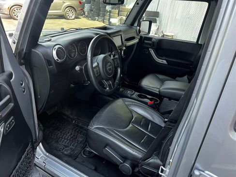 Used 2015 Jeep Wrangler Unlimited Sahara w/ Dual Top Group AWD/4WD image 15