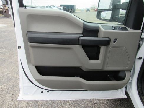 Used 2019 Ford F550 4x4 Regular Cab Super Duty image 29