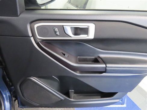 Used 2020 Ford Explorer XLT RWD image 37