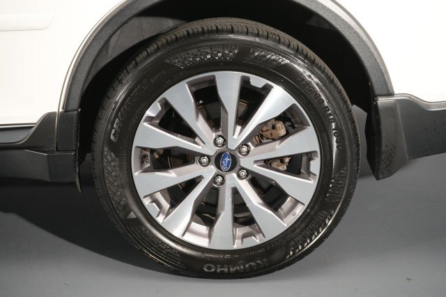 Used 2018 Subaru Outback 3.6R Touring AWD/4WD image 58