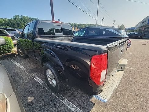 Used 2016 Nissan Frontier SV RWD image 9