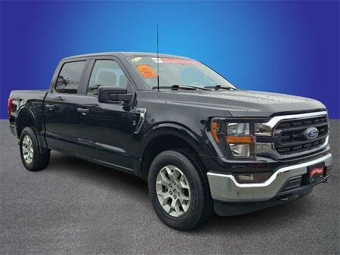 Used 2023 Ford F150 XLT image 3