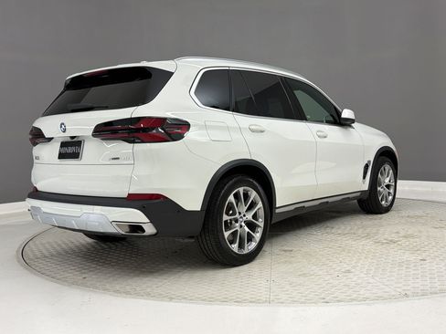 Used 2024 BMW X5 sDrive40i w/ Premium Package RWD image 9