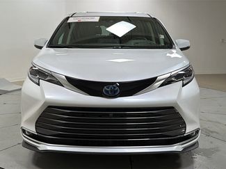 Certified 2023 Toyota Sienna Platinum video 2